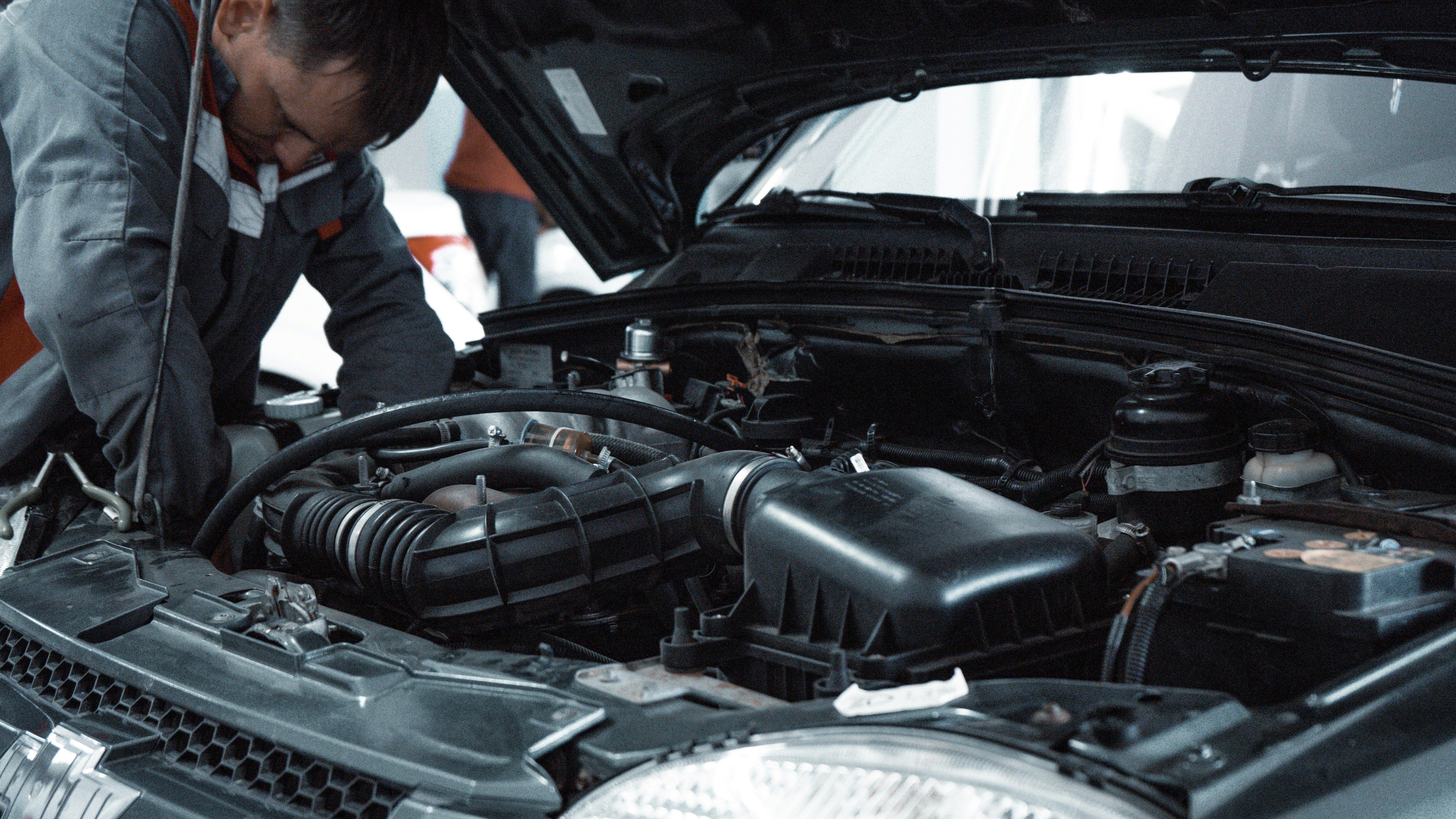 Diagnóstico computarizado en Enginetronic Service